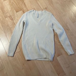 Athleta Women’scream sweater XXS. Excellent condition